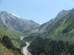 Общий вид на ущелье Ала-Арчи в сторону водопада