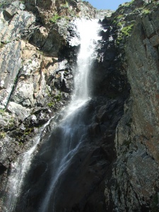 Водопад Ак-Сай - Высота: 20 метров, Высота над уровнем моря: 2860 метров